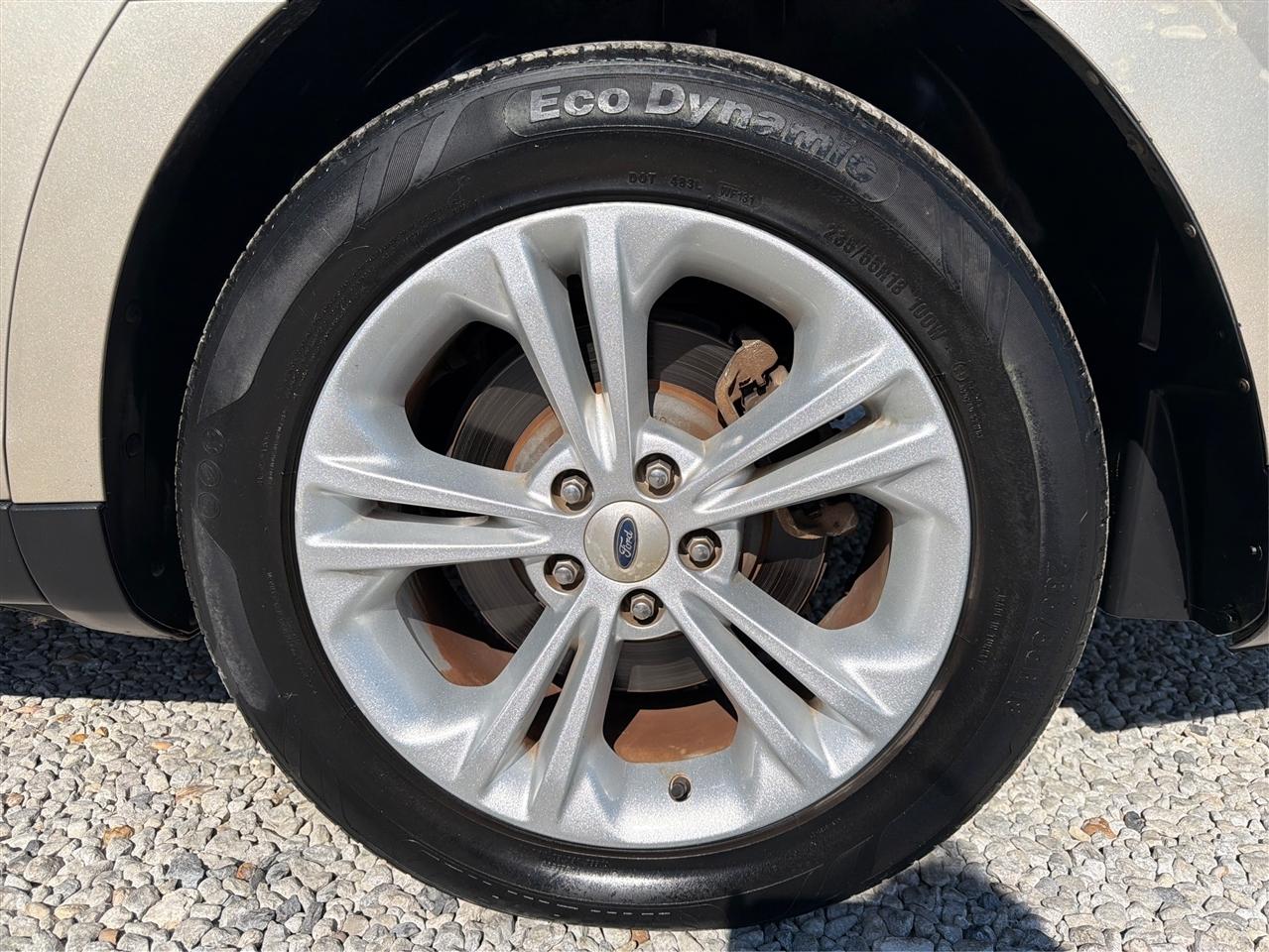 Ford Taurus SE FWD 2018