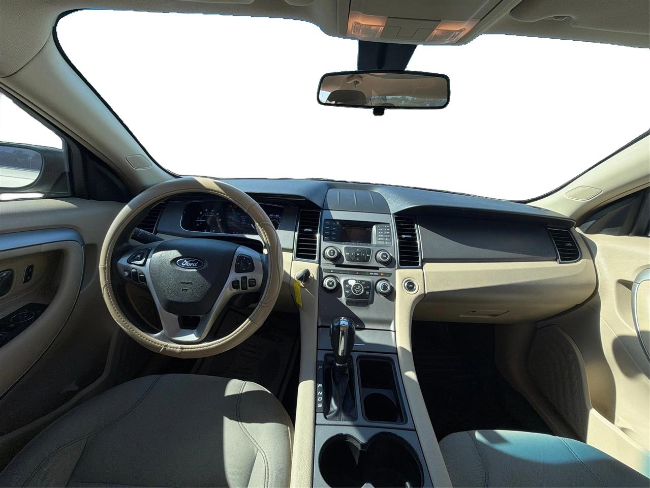 Ford Taurus SE FWD 2018