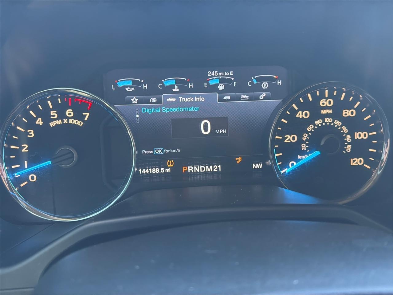 Ford F-150 4WD SuperCrew 145" Lariat 2015