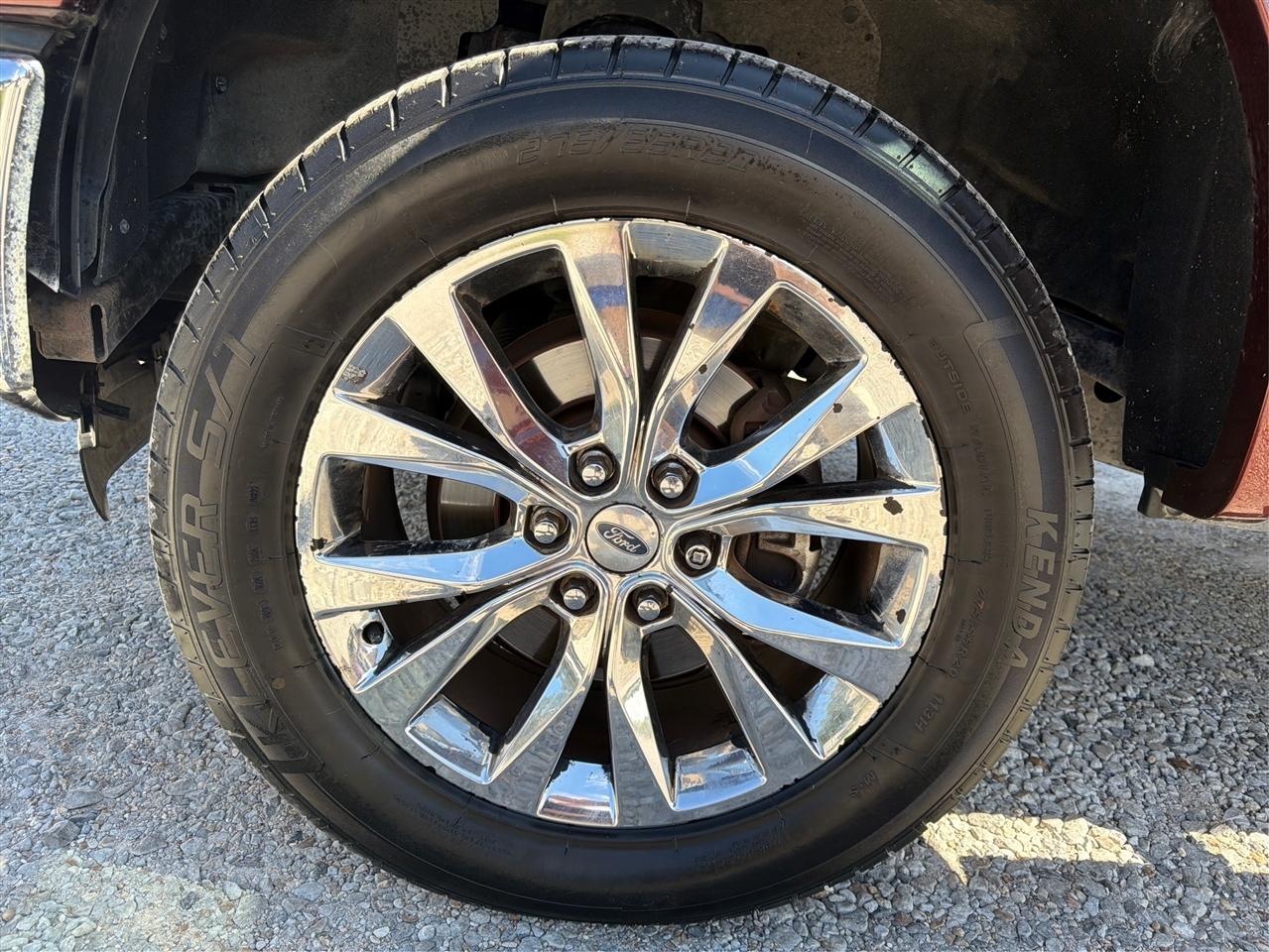 Ford F-150 4WD SuperCrew 145" Lariat 2015
