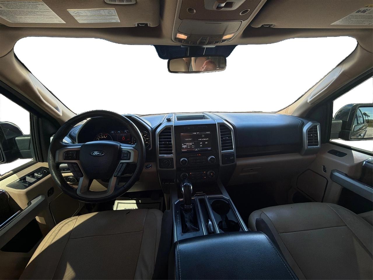 Ford F-150 4WD SuperCrew 145" Lariat 2015