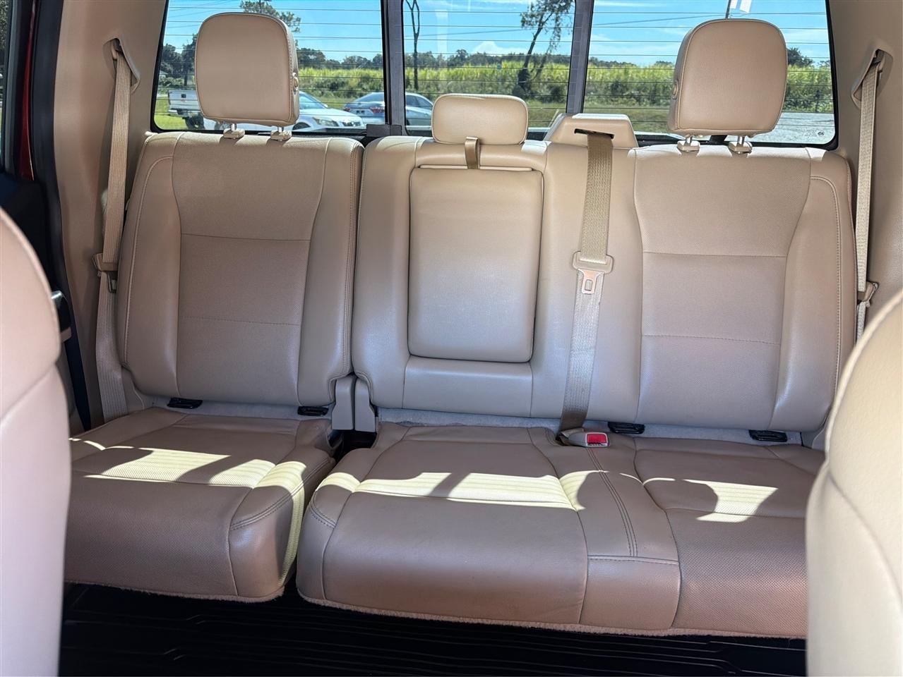 Ford F-150 4WD SuperCrew 145" Lariat 2015