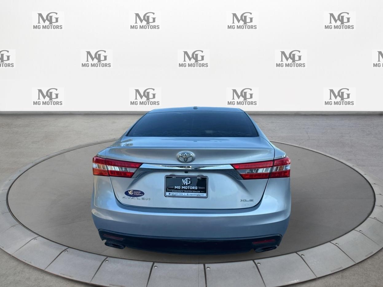 Toyota Avalon  2015