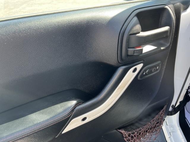 Jeep Wrangler Sahara 4WD 2012