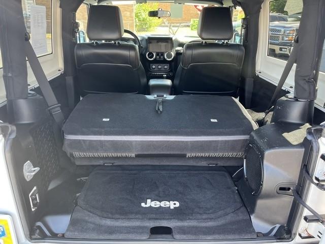 Jeep Wrangler Sahara 4WD 2012