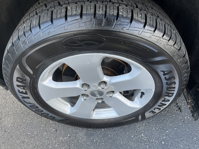 Jeep Grand Cherokee Limited 4WD 2012 Jeep Grand Cherokee Limited 4WD 2012