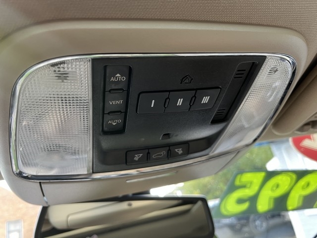 Jeep Grand Cherokee Limited 4WD 2012 Jeep Grand Cherokee Limited 4WD 2012