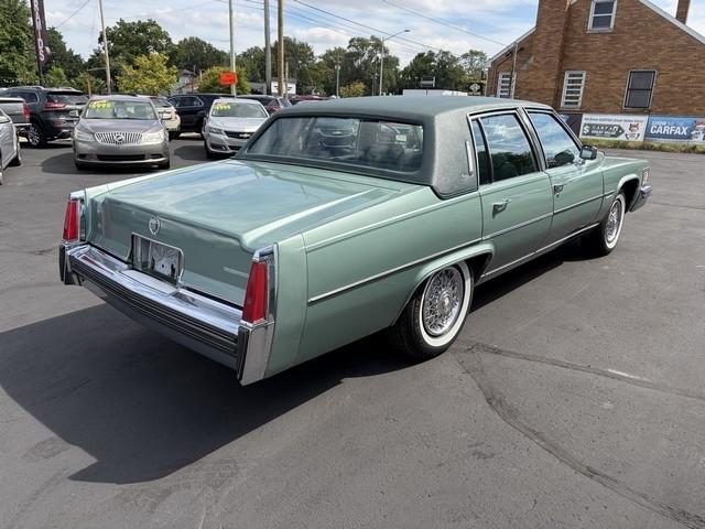 Cadillac Fleetwood  1977