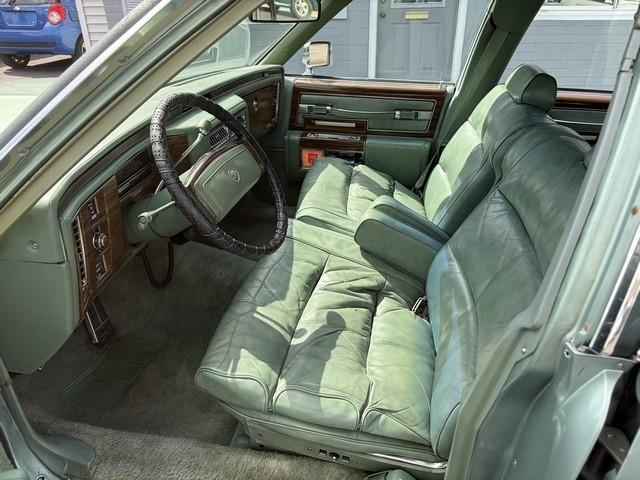 Cadillac Fleetwood  1977