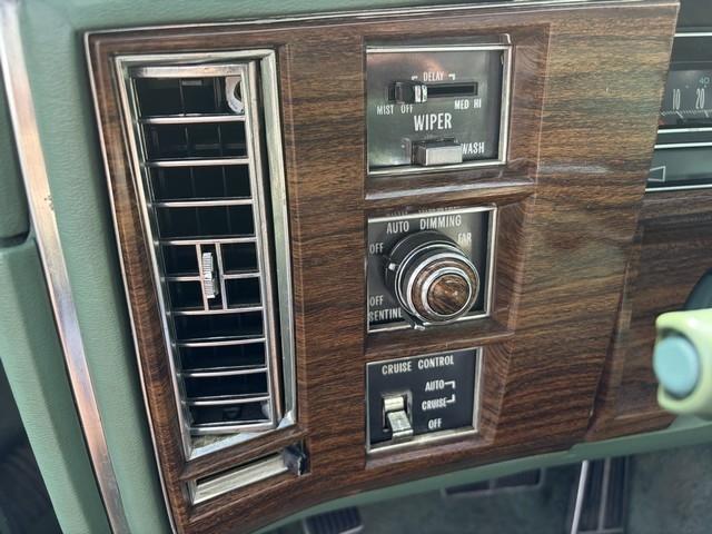 Cadillac Fleetwood  1977