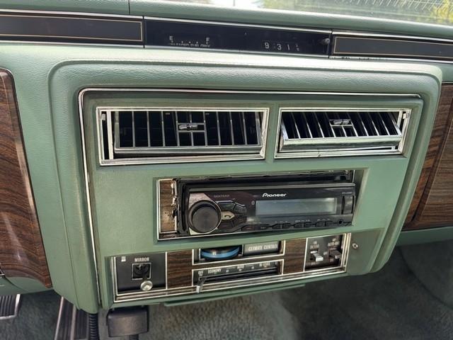 Cadillac Fleetwood  1977