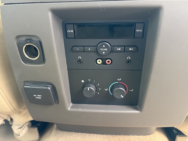 Ford Expedition XLT 4WD 2013