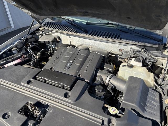 Lincoln Navigator 4WD 2012