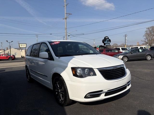 Chrysler Town & Country S 2014
