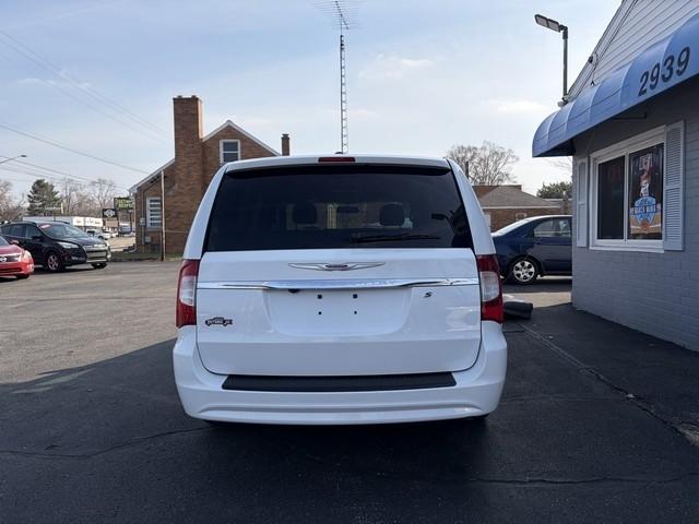 Chrysler Town & Country S 2014