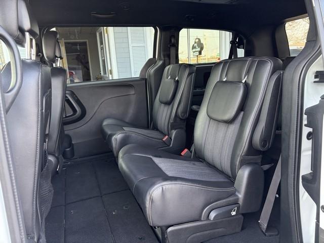 Chrysler Town & Country S 2014