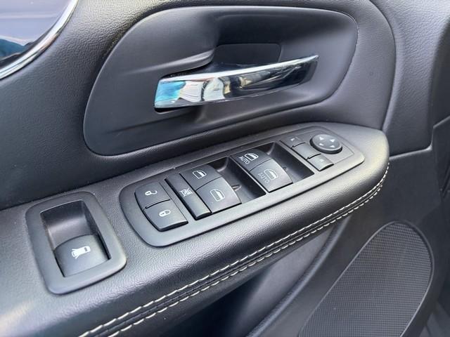 Chrysler Town & Country S 2014