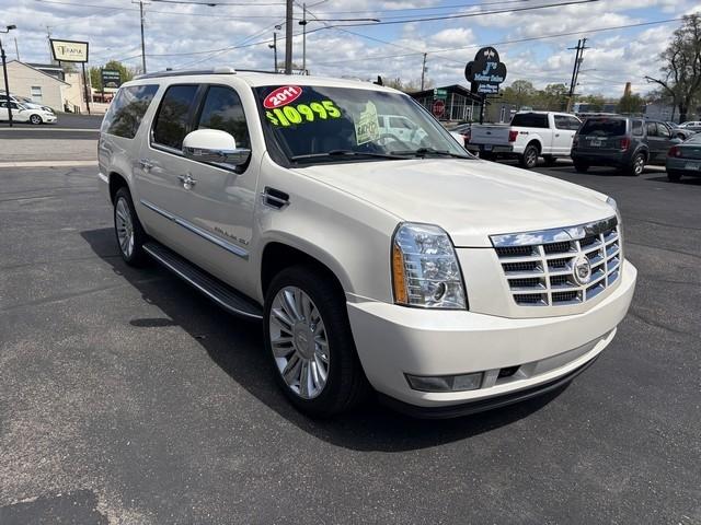 Cadillac Escalade ESV AWD Luxury 2011