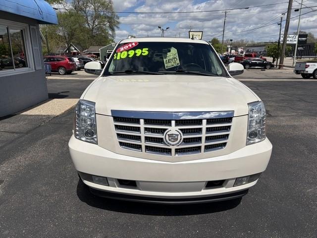 Cadillac Escalade ESV AWD Luxury 2011