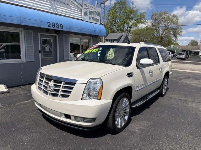 Cadillac Escalade ESV AWD Luxury 2011