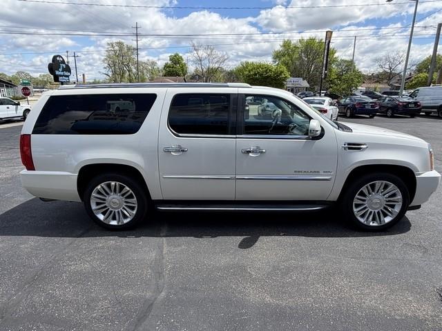 Cadillac Escalade ESV AWD Luxury 2011