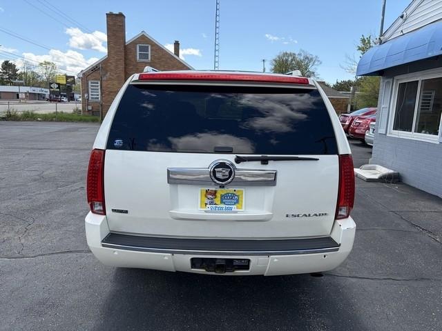 Cadillac Escalade ESV AWD Luxury 2011