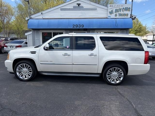 Cadillac Escalade ESV AWD Luxury 2011