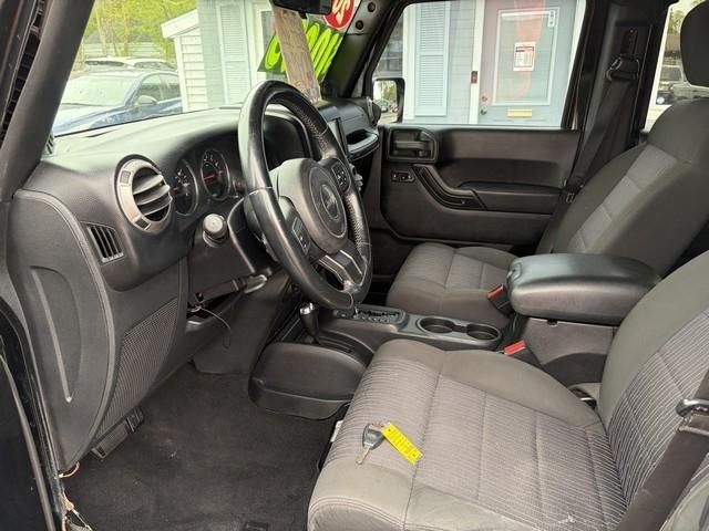 Jeep Wrangler Unlimited Sport 4WD 2011