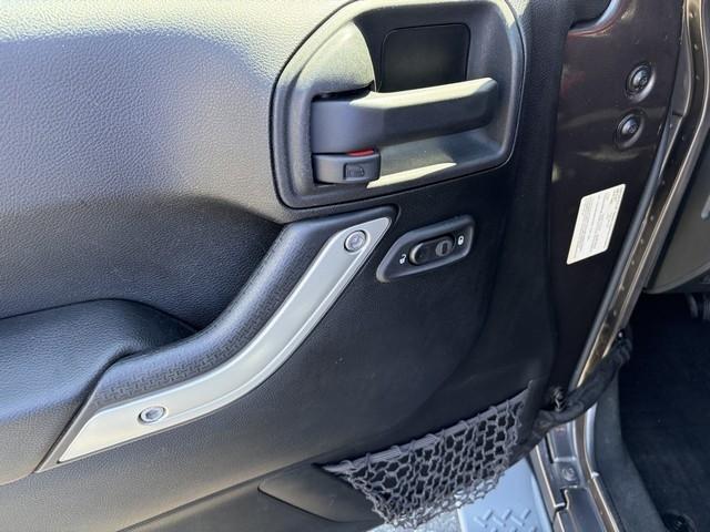 Jeep Wrangler Unlimited Sahara 4WD 2014