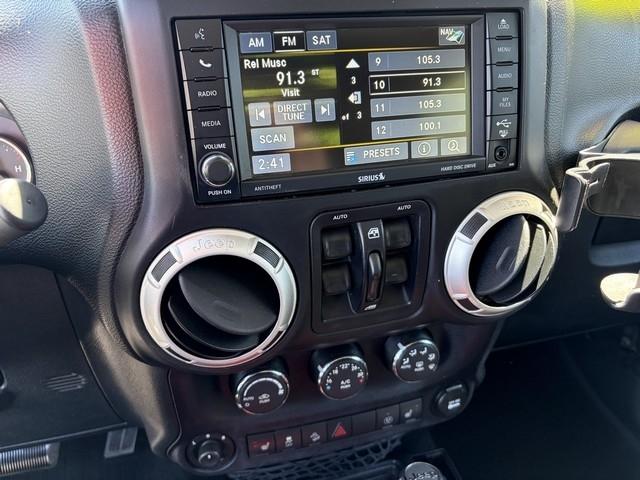 Jeep Wrangler Unlimited Sahara 4WD 2014