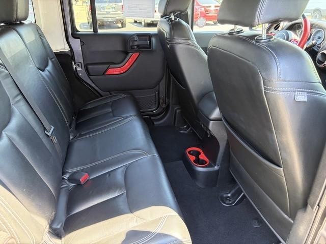 Jeep Wrangler Unlimited Sahara 4WD 2014