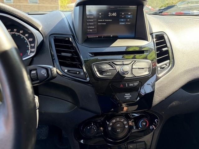 Ford Fiesta SE Sedan 2015
