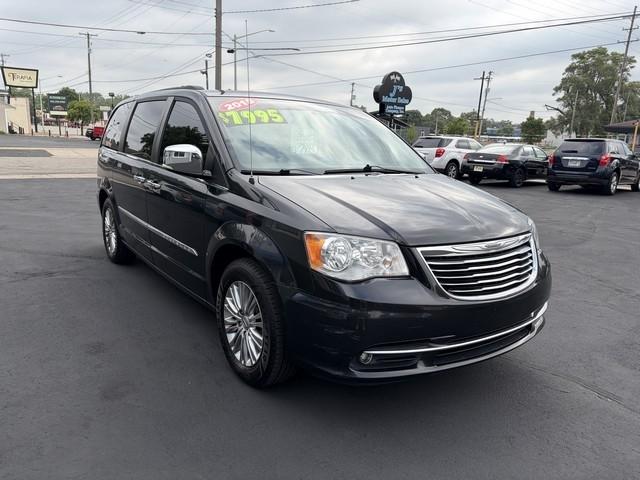 2015 Chrysler Town & Country Touring-L
