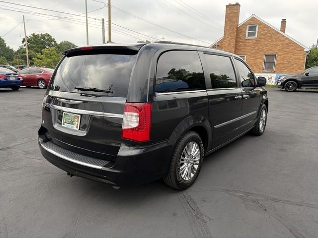 Chrysler Town & Country Touring-L 2015