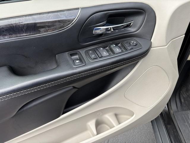Chrysler Town & Country Touring-L 2015