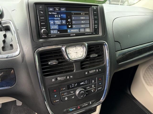 Chrysler Town & Country Touring-L 2015