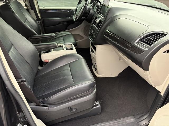 Chrysler Town & Country Touring-L 2015