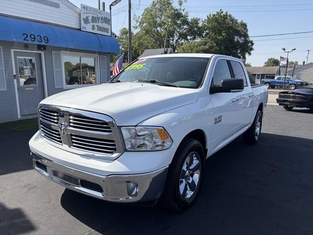 RAM 1500 SLT Crew Cab SWB 4WD 2015
