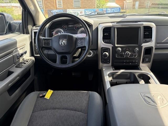 RAM 1500 SLT Crew Cab SWB 4WD 2015