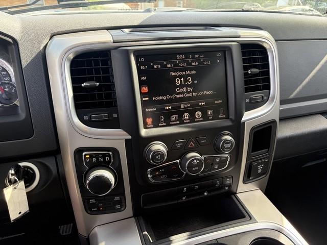 RAM 1500 SLT Crew Cab SWB 4WD 2015