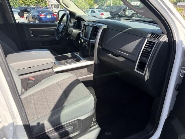 RAM 1500 SLT Crew Cab SWB 4WD 2015