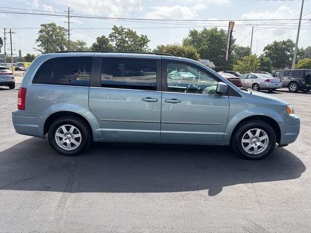 Chrysler Town & Country Touring 2010