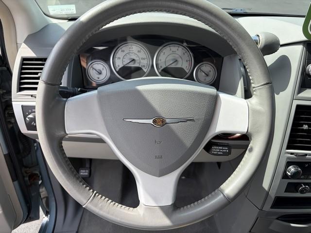 Chrysler Town & Country Touring 2010