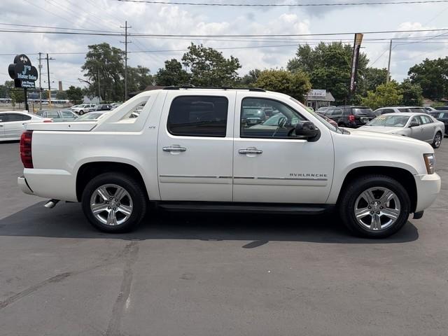 Chevrolet Avalanche LTZ 4WD 2012