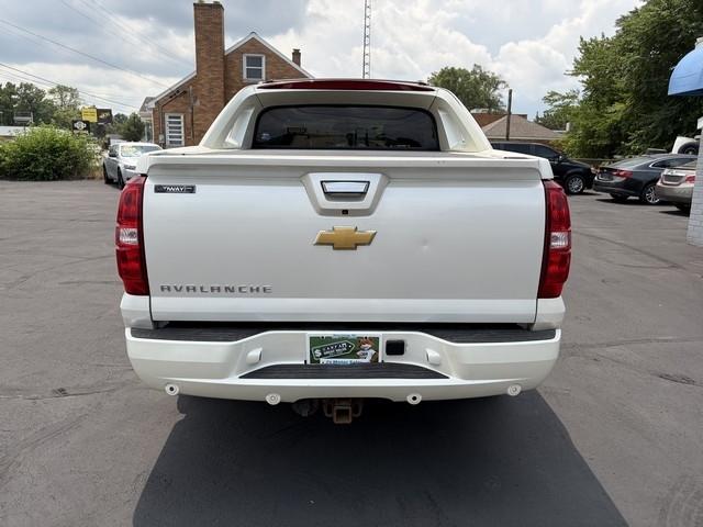 Chevrolet Avalanche LTZ 4WD 2012
