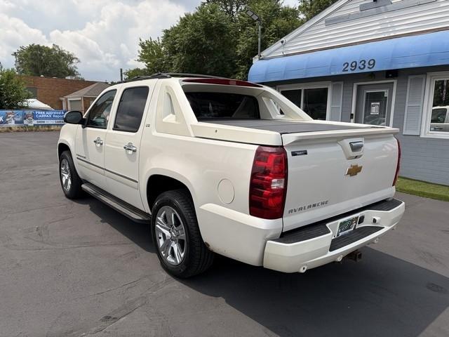 Chevrolet Avalanche LTZ 4WD 2012