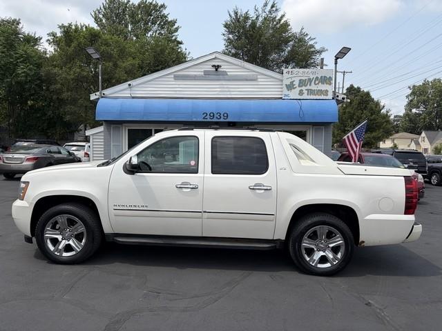 Chevrolet Avalanche LTZ 4WD 2012