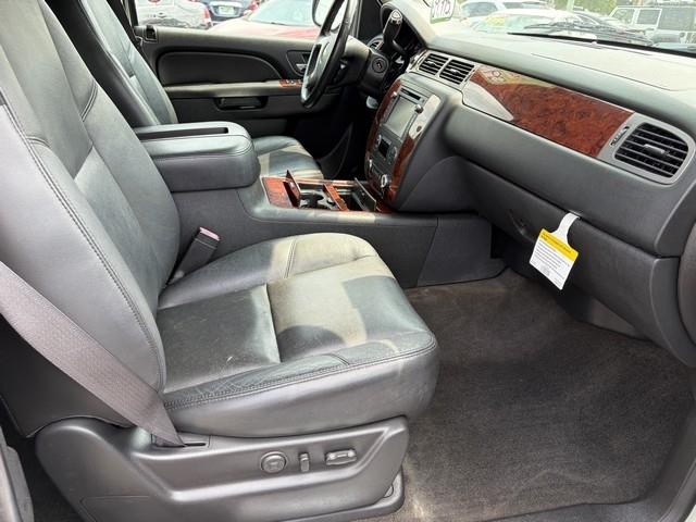 Chevrolet Avalanche LTZ 4WD 2012