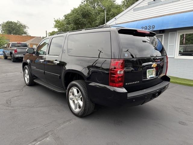 Chevrolet Suburban LT 1500 4WD 2014