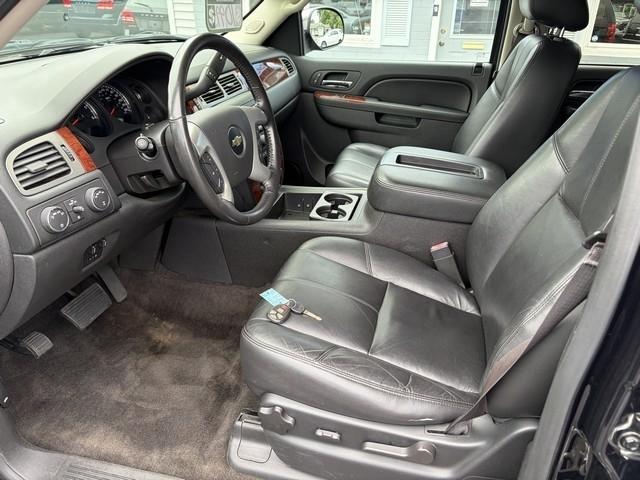 Chevrolet Suburban LT 1500 4WD 2014